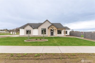 511 SW 12th , College Place, WA 99324