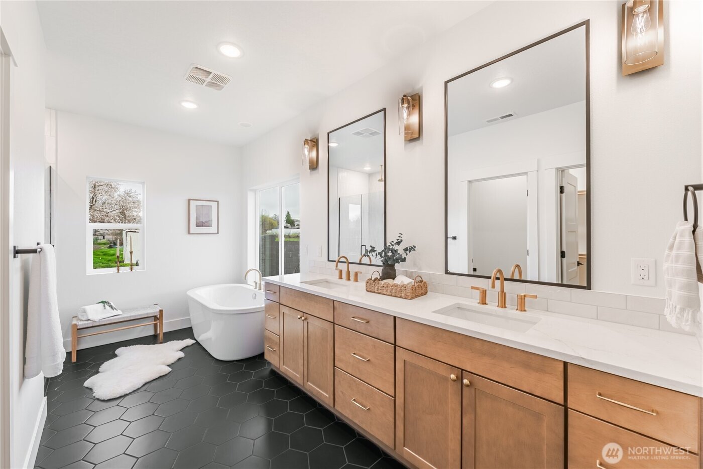511 SW 12th , College Place, WA 99324