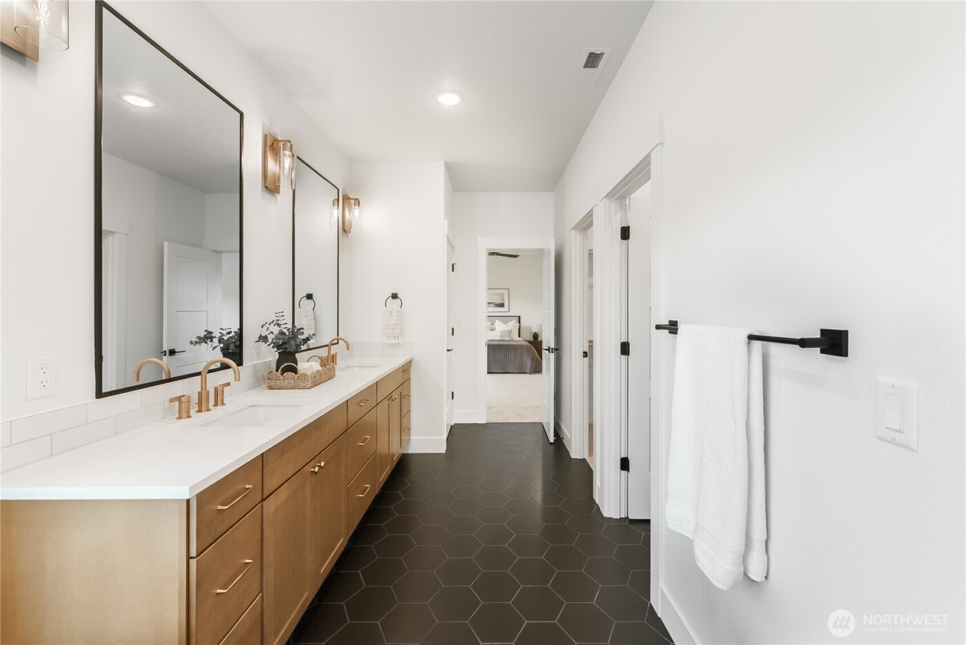 511 SW 12th , College Place, WA 99324