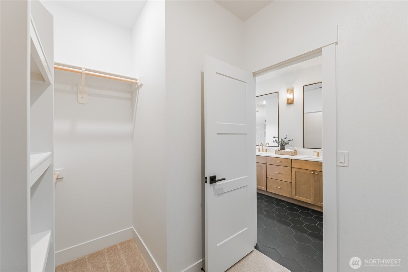 511 SW 12th , College Place, WA 99324