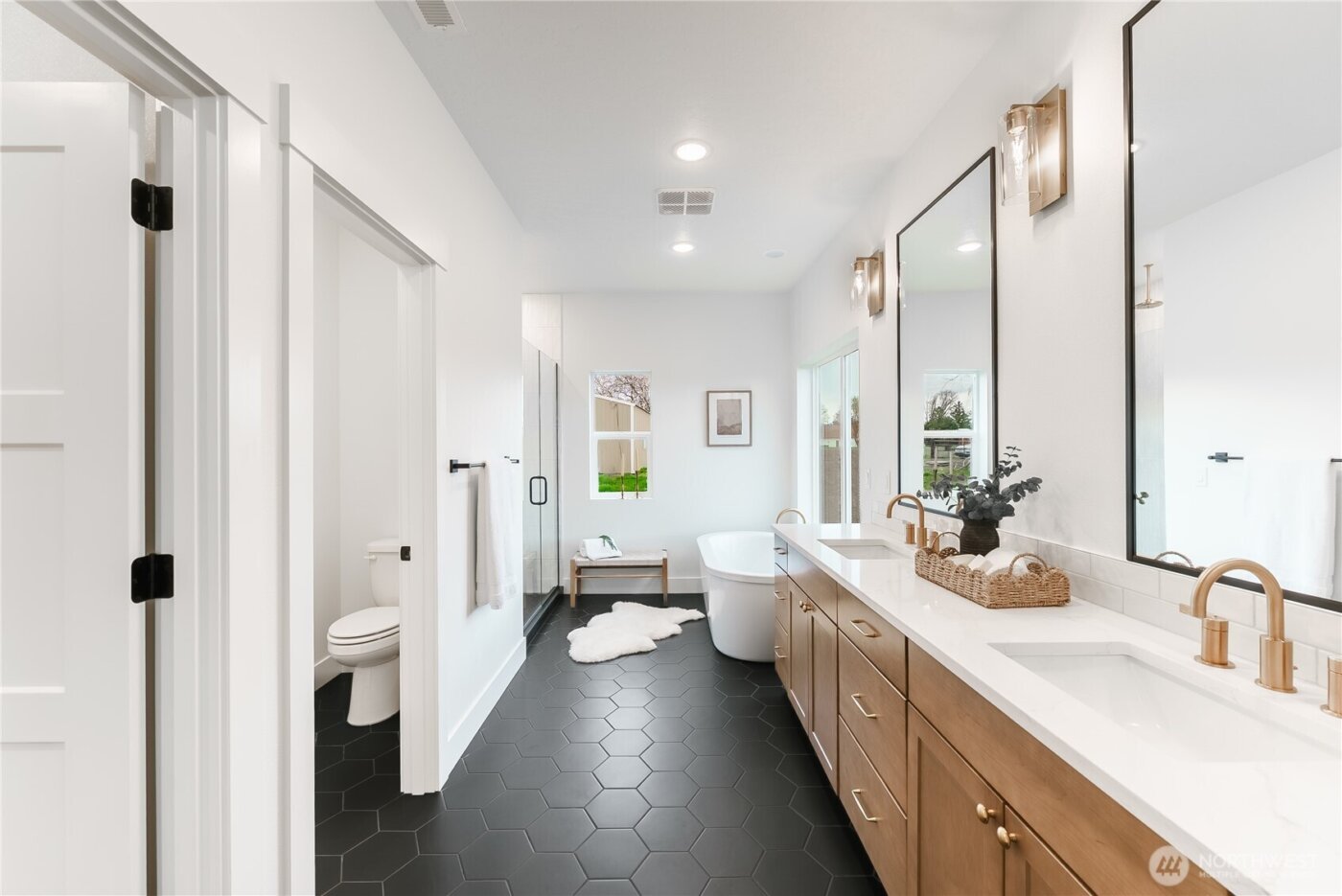 511 SW 12th , College Place, WA 99324
