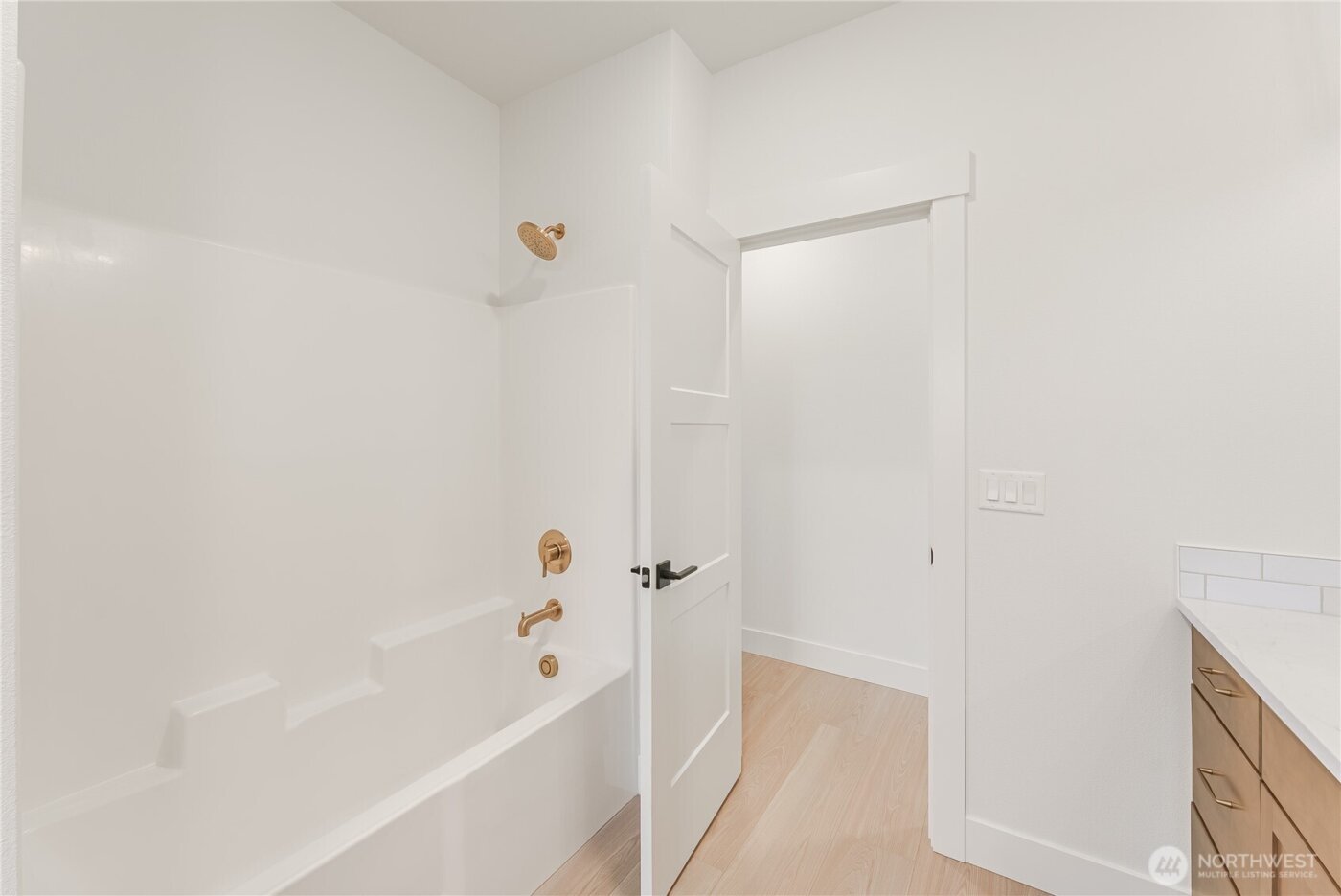 511 SW 12th , College Place, WA 99324