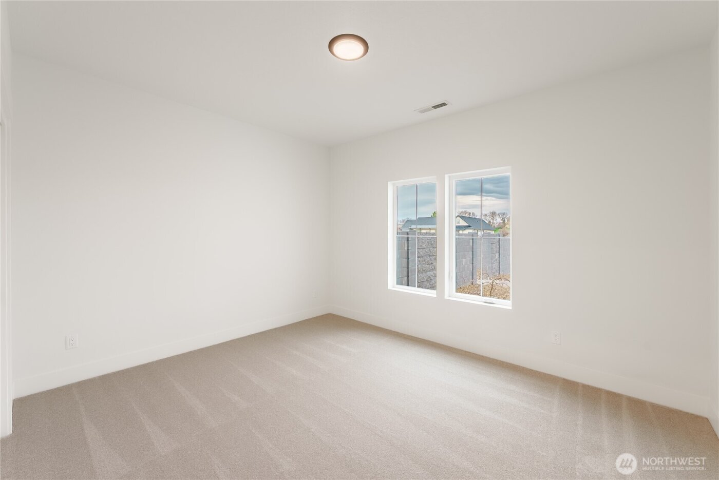 511 SW 12th , College Place, WA 99324