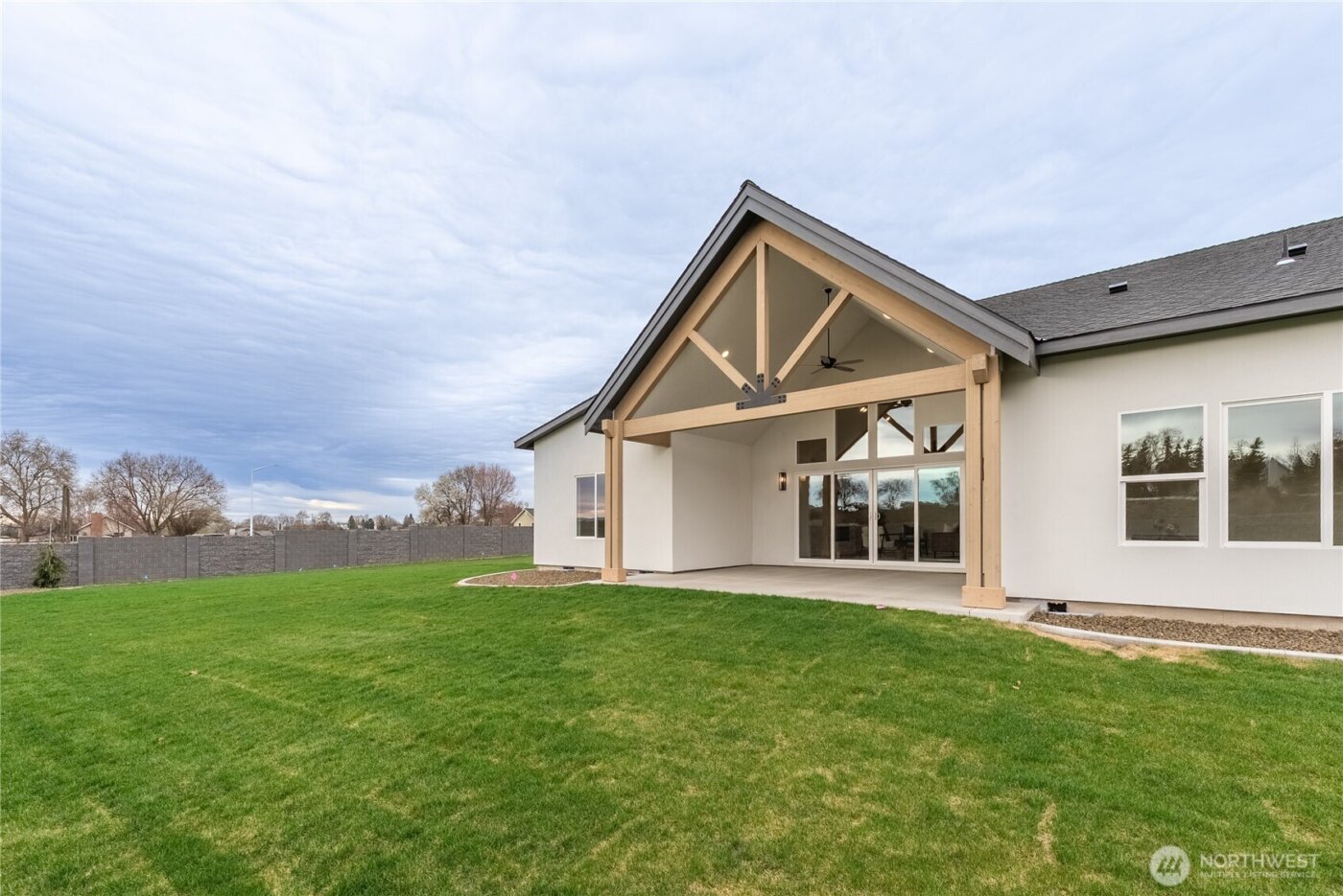 511 SW 12th , College Place, WA 99324