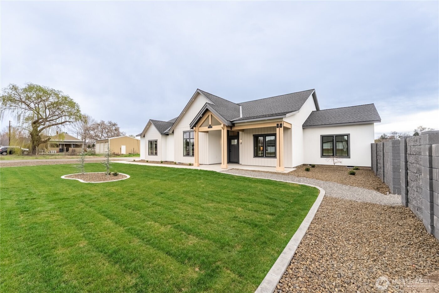 511 SW 12th , College Place, WA 99324