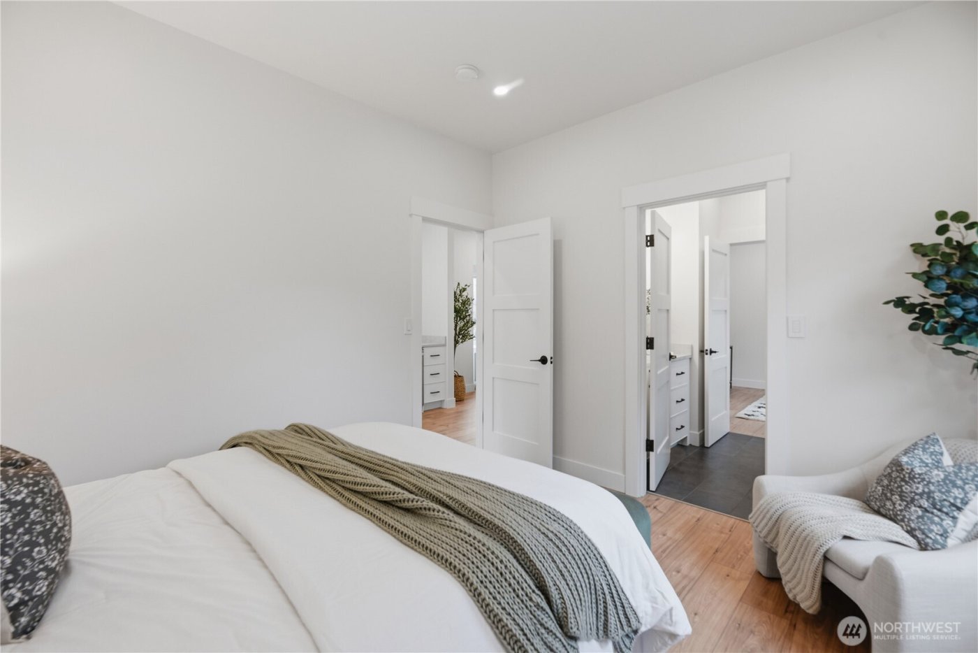 2623 SW Yancy Street , Seattle, WA 98126