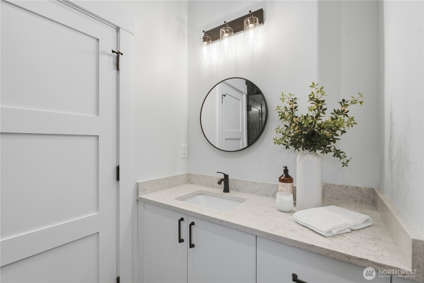 2623 SW Yancy Street , Seattle, WA 98126