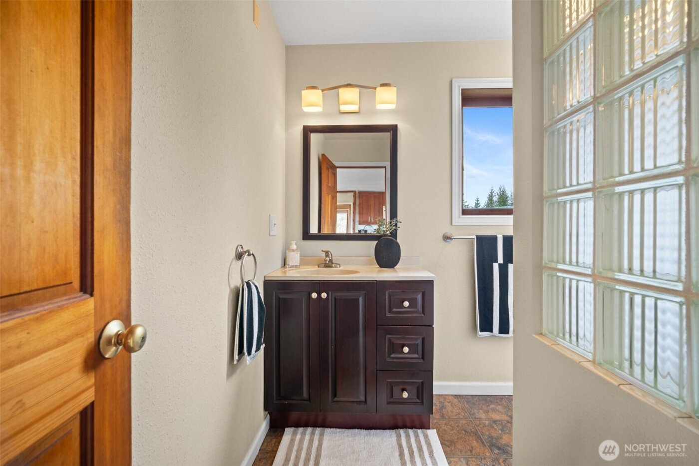 411 E Axton Road , Bellingham, WA 98226