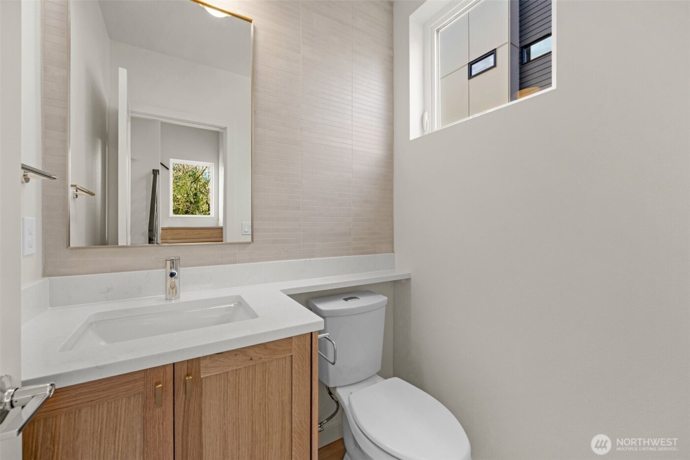 1412 N 47th Street #A, Seattle, WA 98103