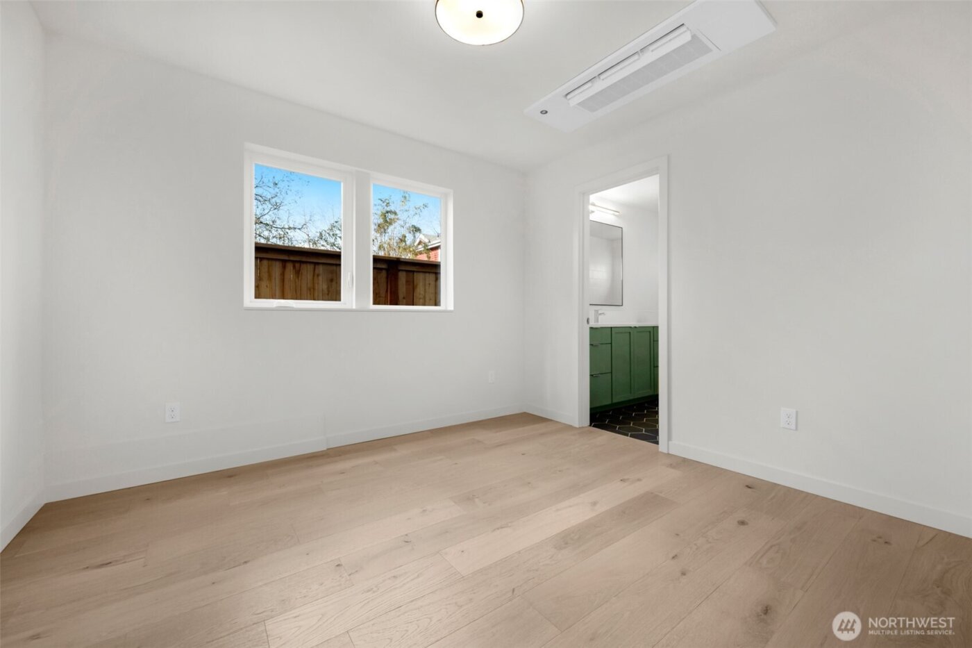 1412 N 47th Street #A, Seattle, WA 98103