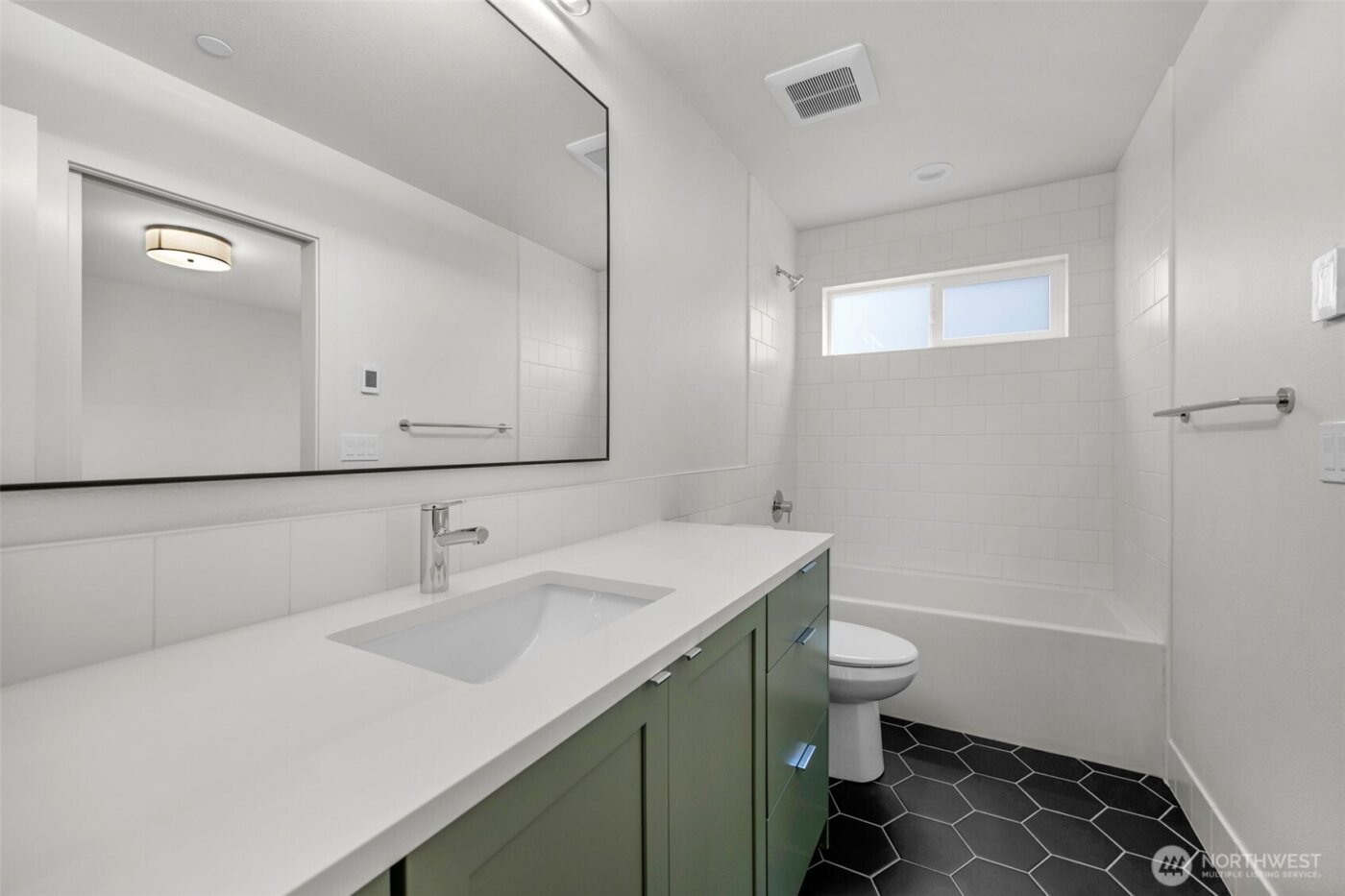 1412 N 47th Street #A, Seattle, WA 98103