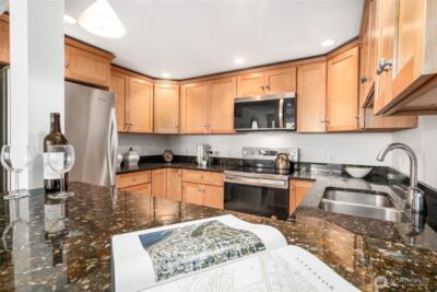 410 W Roy Street #E101, Seattle, WA 98119 - Photo 14