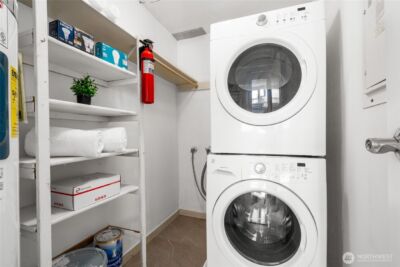 410 W Roy Street #E101, Seattle, WA 98119 - Photo 27