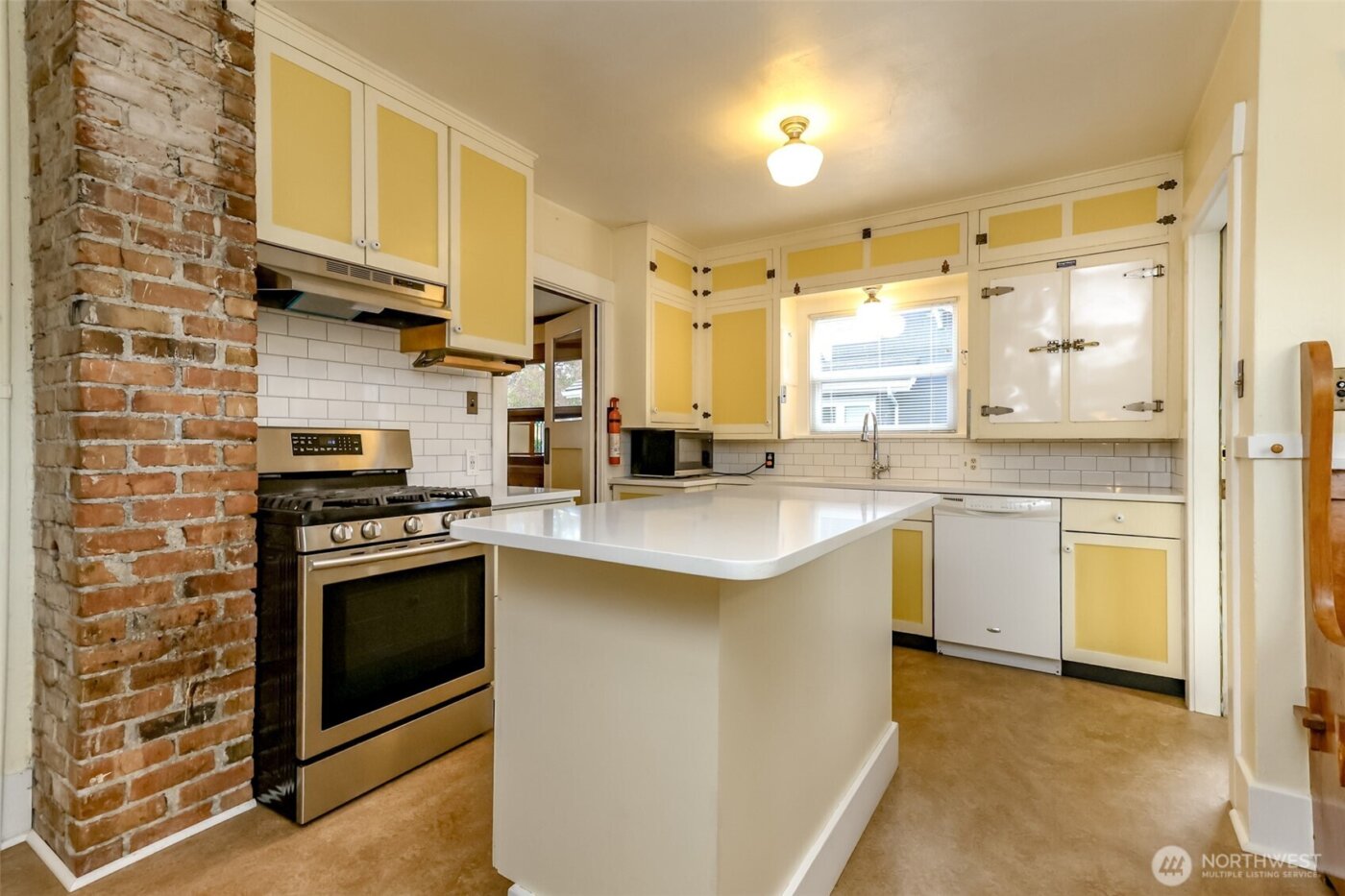 206 5th Avenue NW, Puyallup, WA 98371