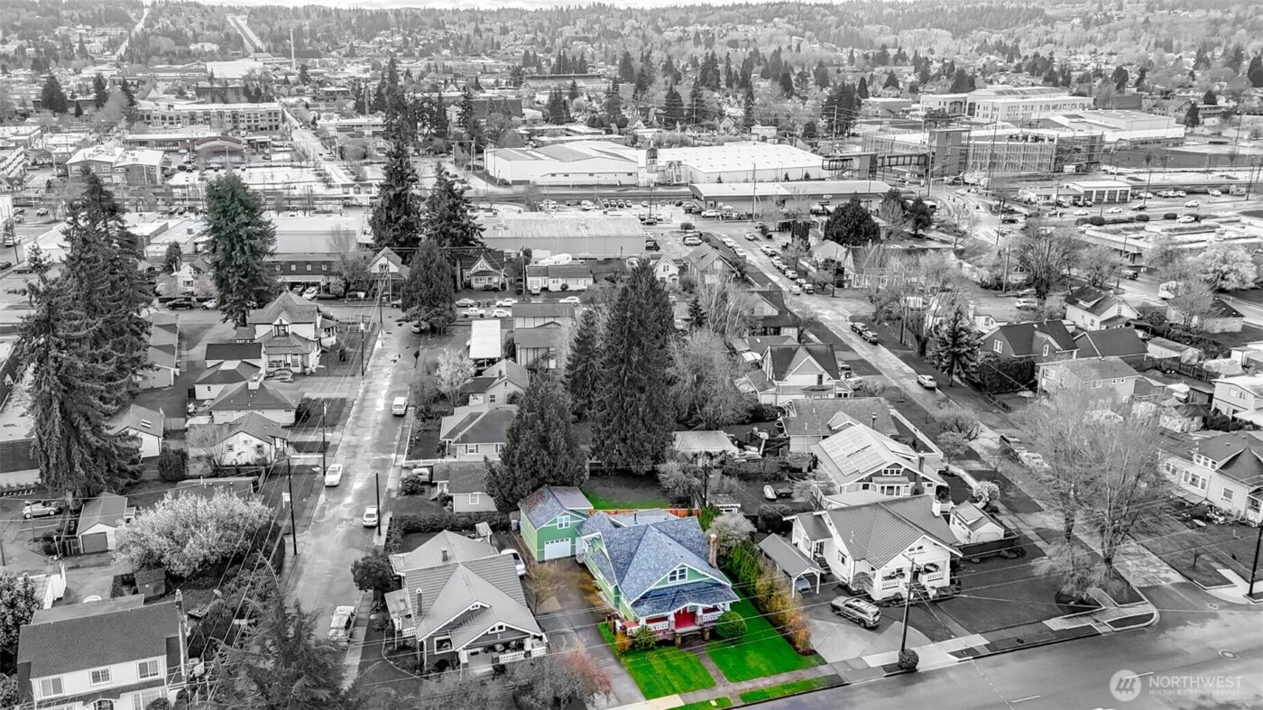 206 5th Avenue NW, Puyallup, WA 98371