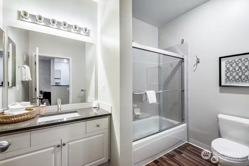 2414 1st Avenue #703, Seattle, WA 98121