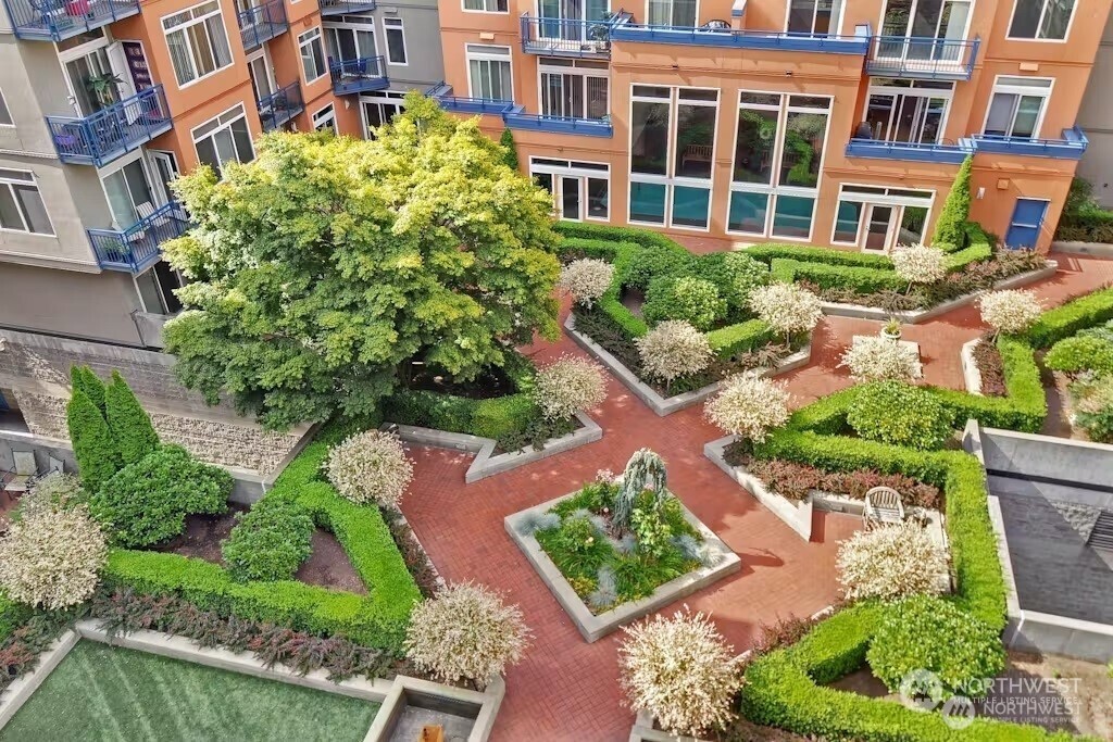 2414 1st Avenue #703, Seattle, WA 98121