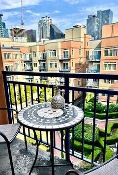 2414 1st Avenue #703, Seattle, WA 98121 - Photo 23