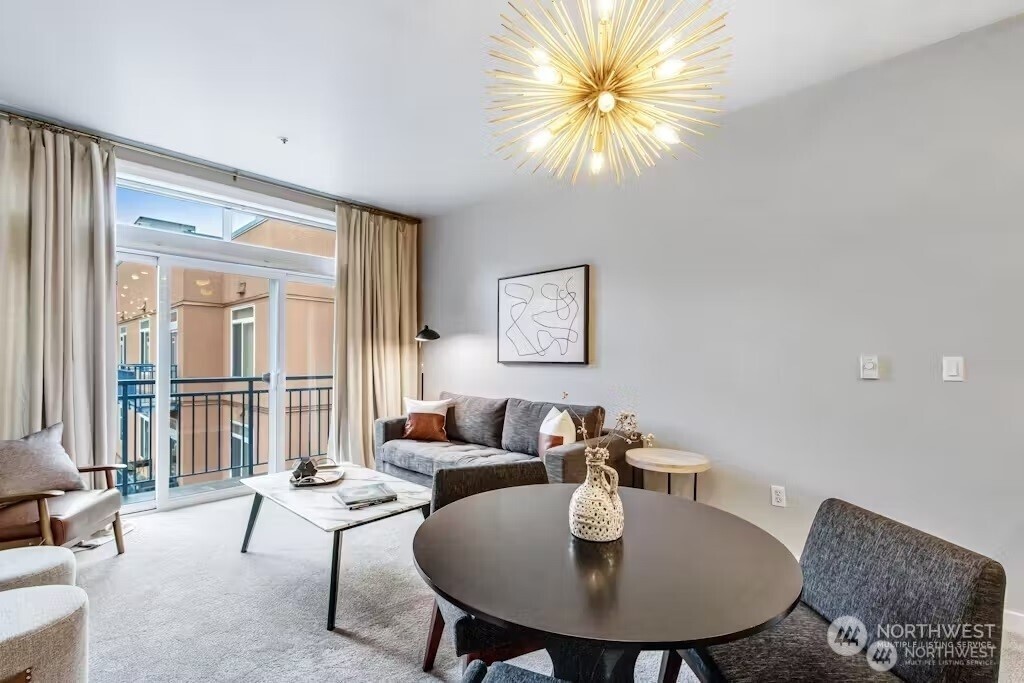 2414 1st Avenue #703, Seattle, WA 98121