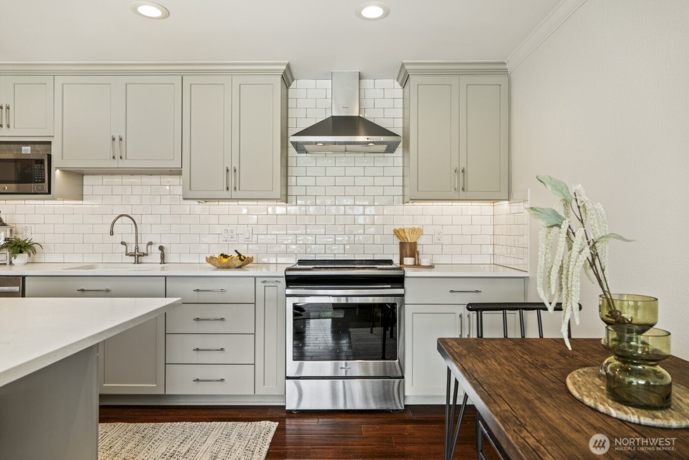 733 Lake Street S #301, Kirkland, WA 98033