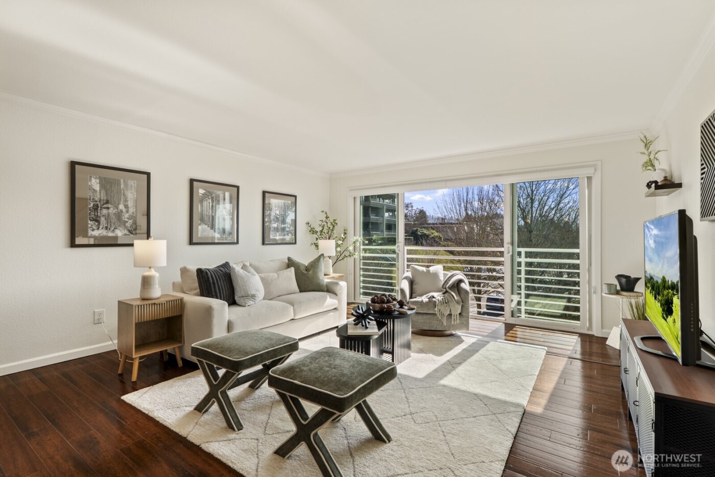 733 Lake Street S #301, Kirkland, WA 98033