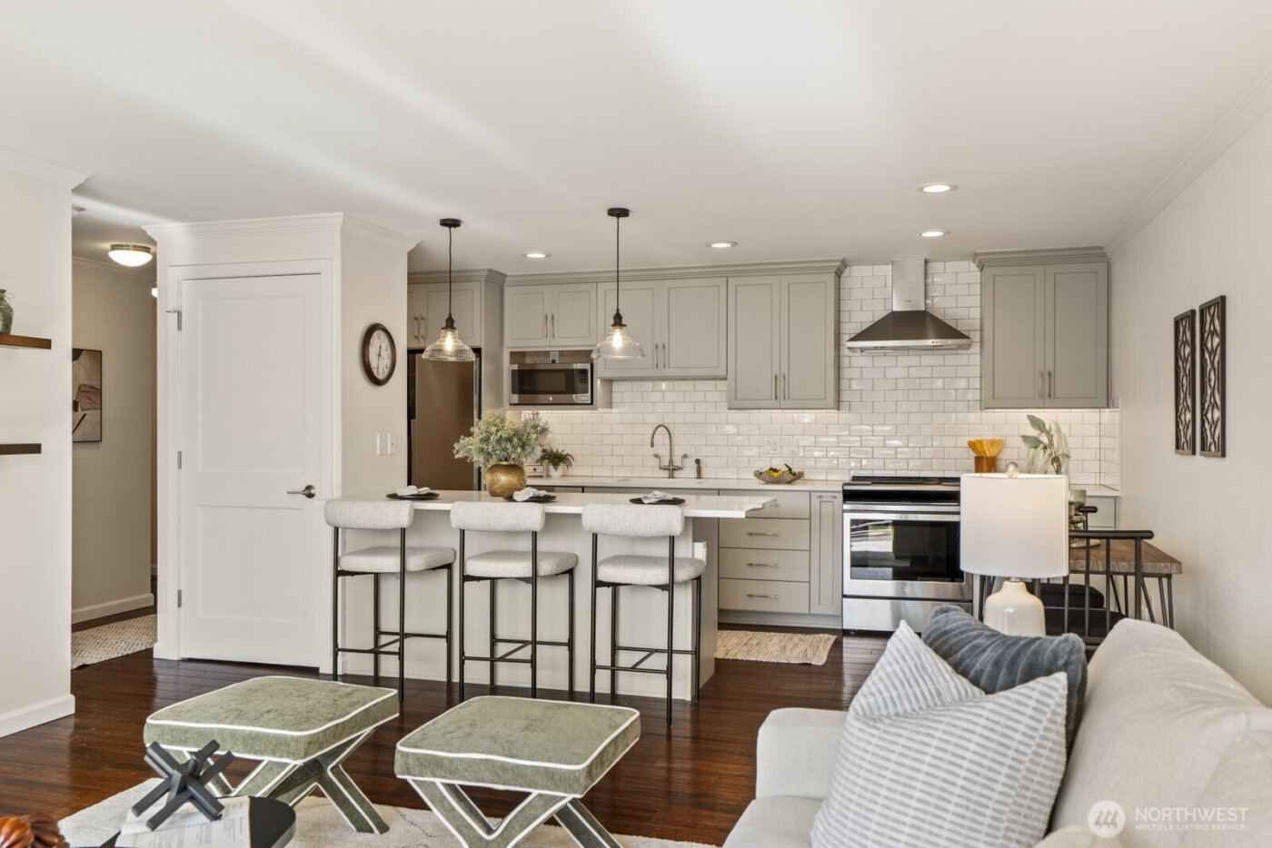 733 Lake Street S #301, Kirkland, WA 98033