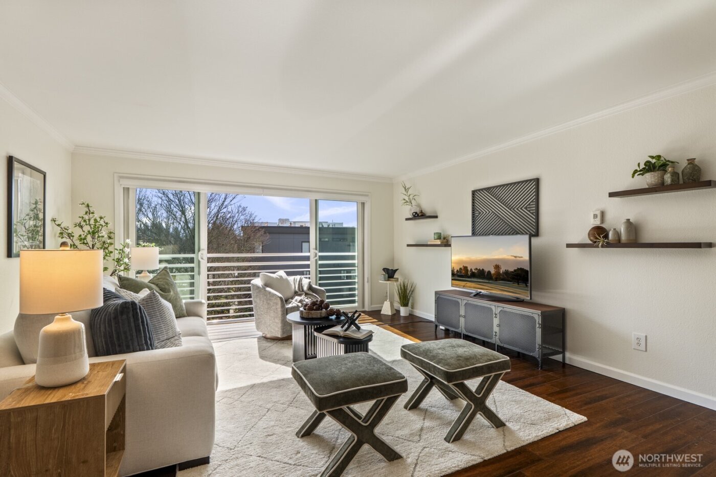 733 Lake Street S #301, Kirkland, WA 98033