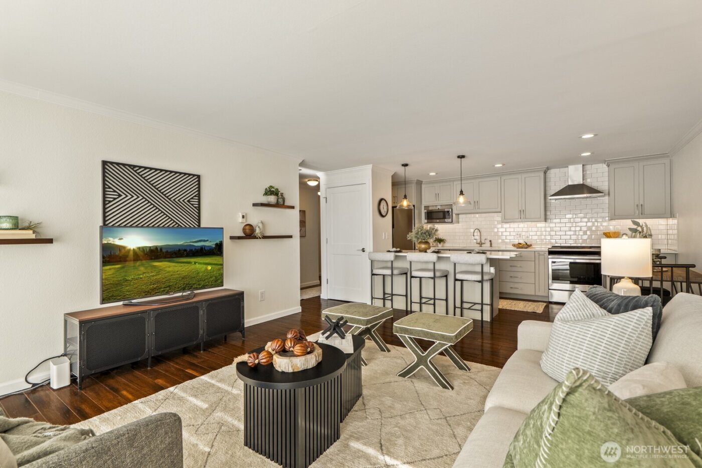 733 Lake Street S #301, Kirkland, WA 98033