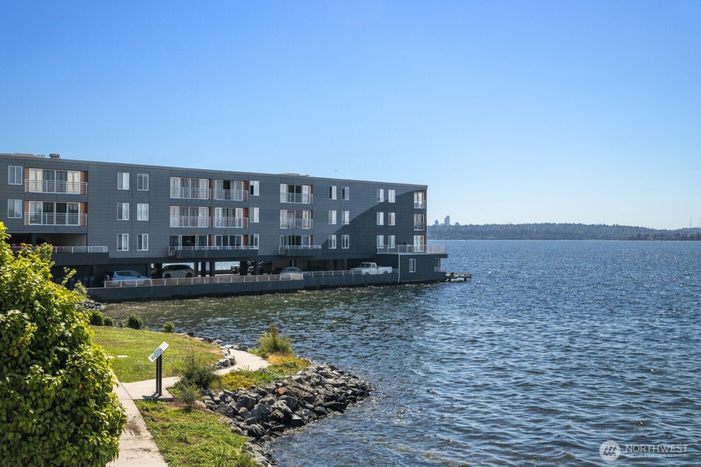 733 Lake Street S #301, Kirkland, WA 98033