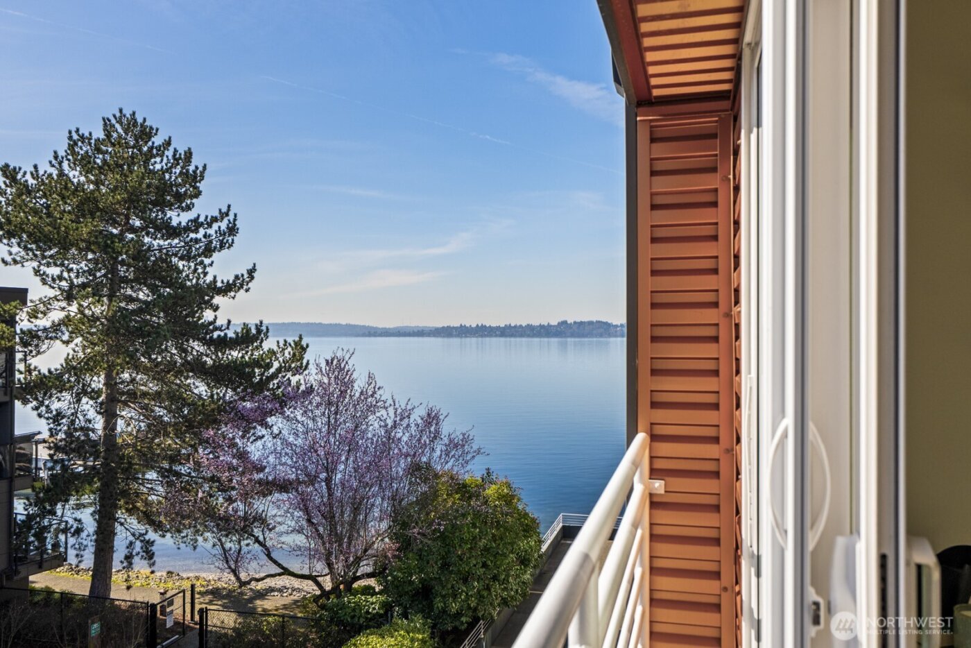 733 Lake Street S #301, Kirkland, WA 98033