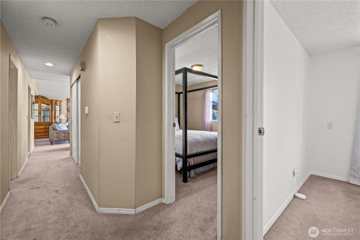 1601 Olympia Avenue SE, Renton, WA 98058-4750