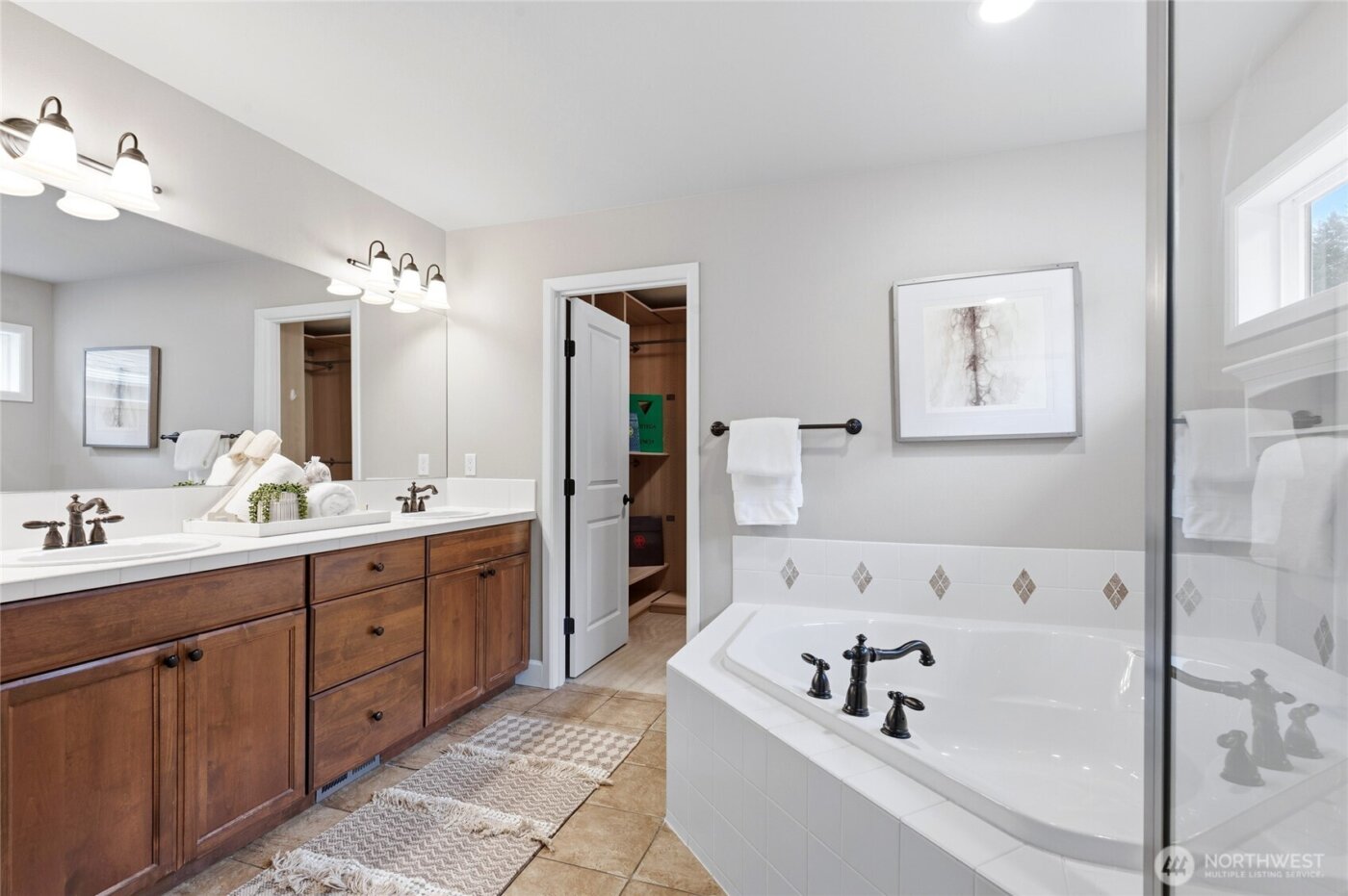 9061 236th Avenue NE, Redmond, WA 98053-1983