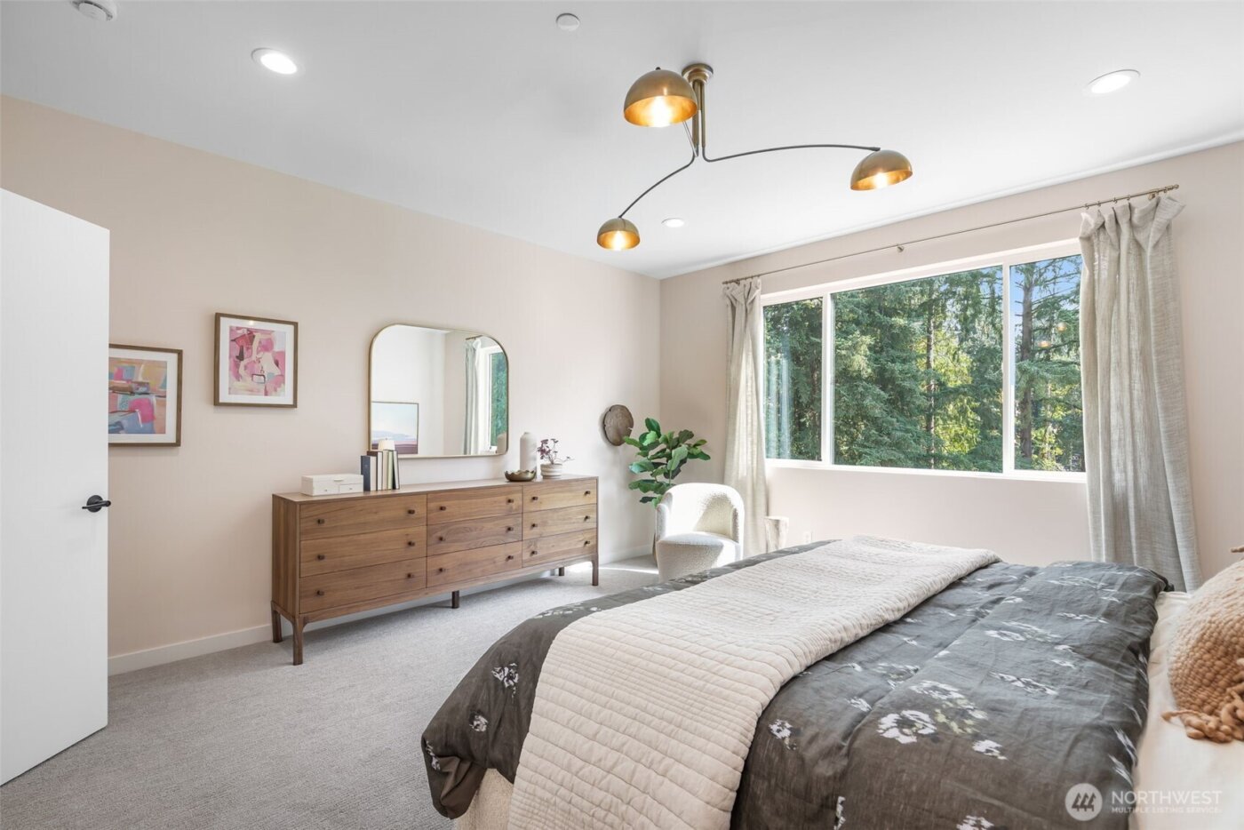 1165 129th Court NE, Bellevue, WA 98005