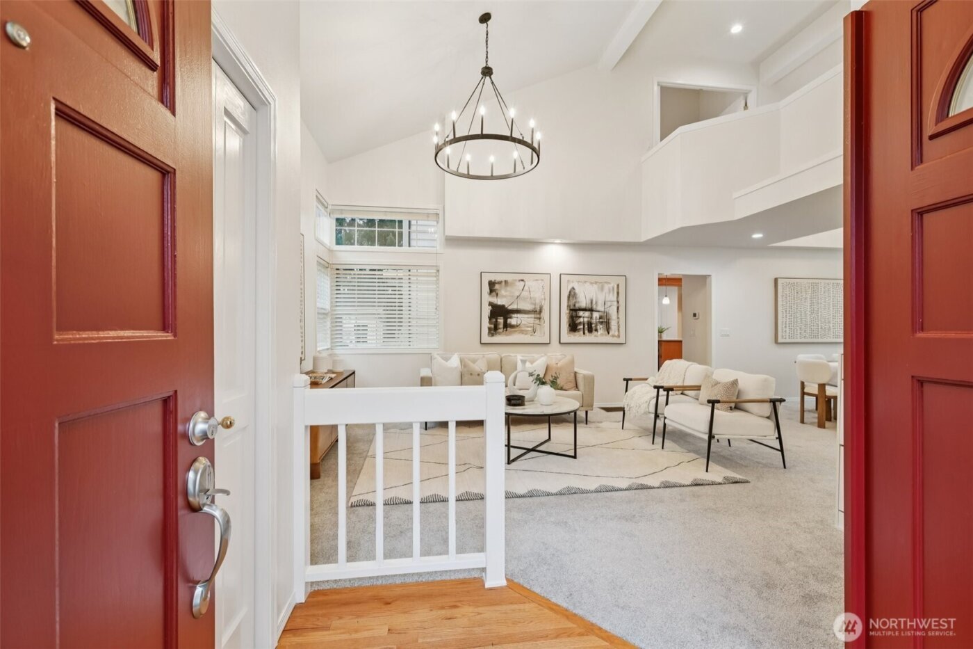 24320 SE 42nd Street , Sammamish, WA 98029-7552