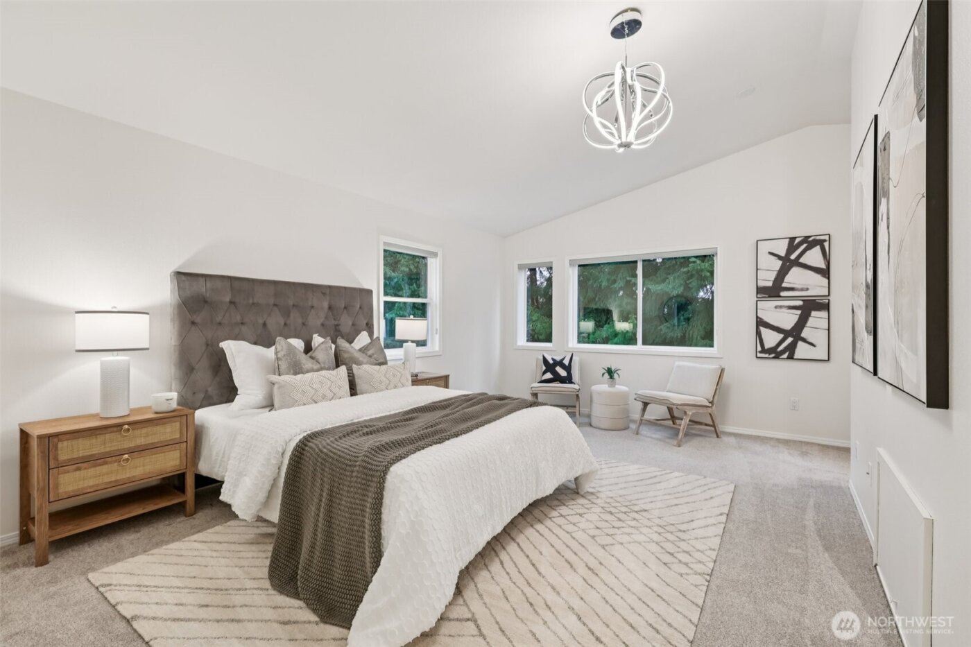 24320 SE 42nd Street , Sammamish, WA 98029-7552
