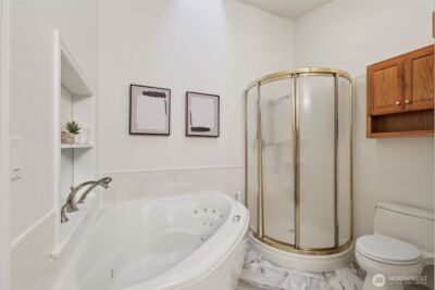 24320 SE 42nd Street , Sammamish, WA 98029-7552 - Photo 29