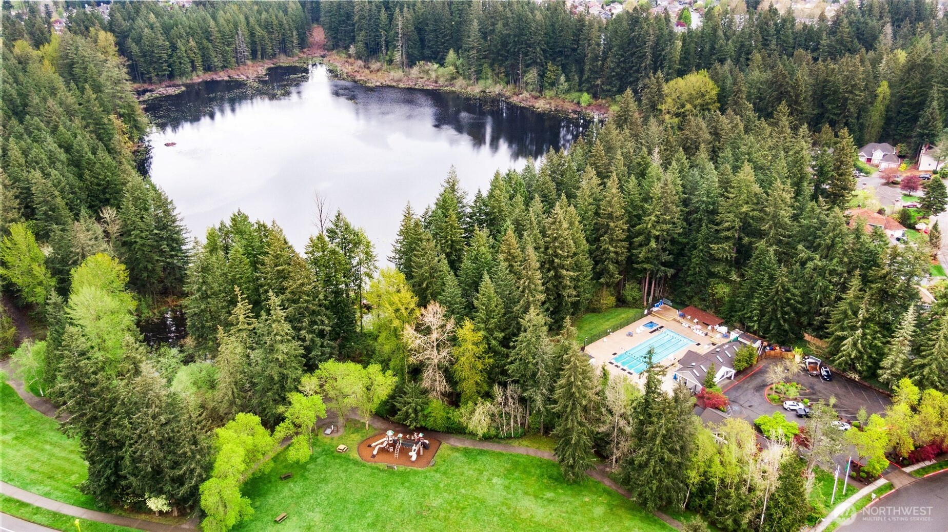 24320 SE 42nd Street , Sammamish, WA 98029-7552