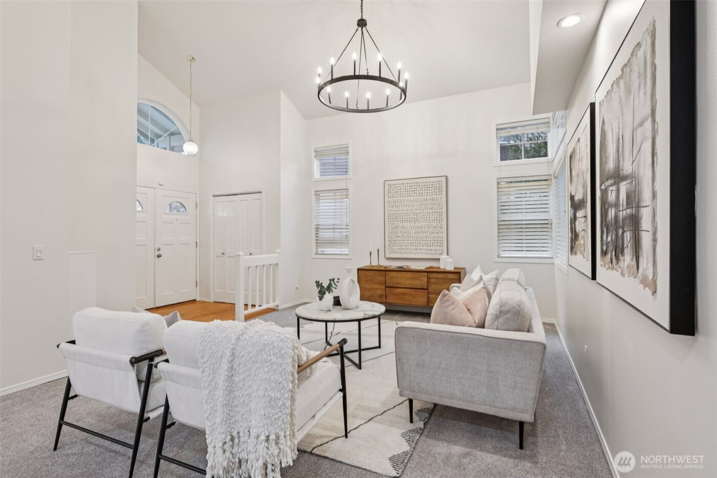 24320 SE 42nd Street , Sammamish, WA 98029-7552