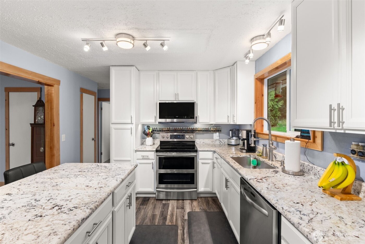 2434 Salzer Valley Road , Centralia, WA 98531