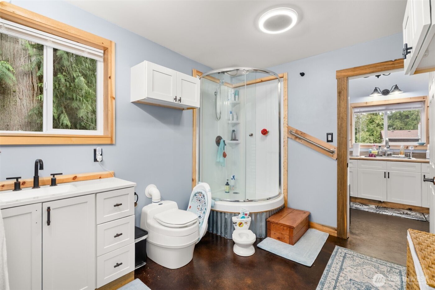 2434 Salzer Valley Road , Centralia, WA 98531