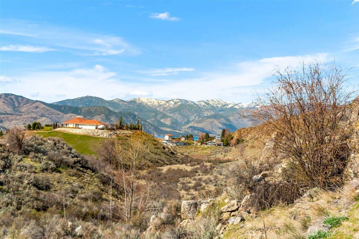 104 Crest Drive , Chelan, WA 98816