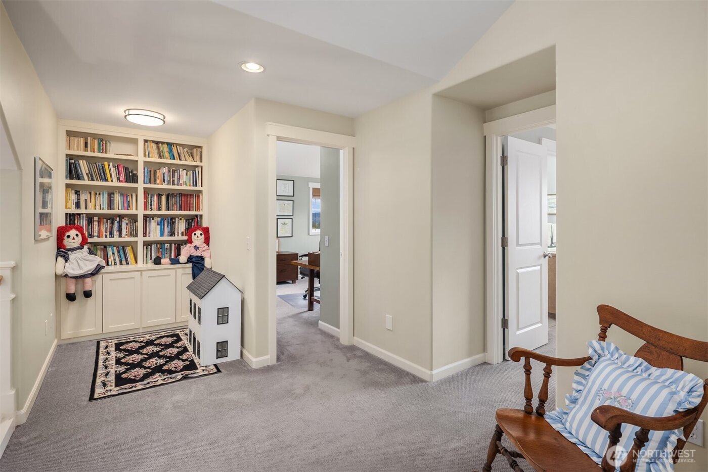 4411 NE 90th Street , Seattle, WA 98115