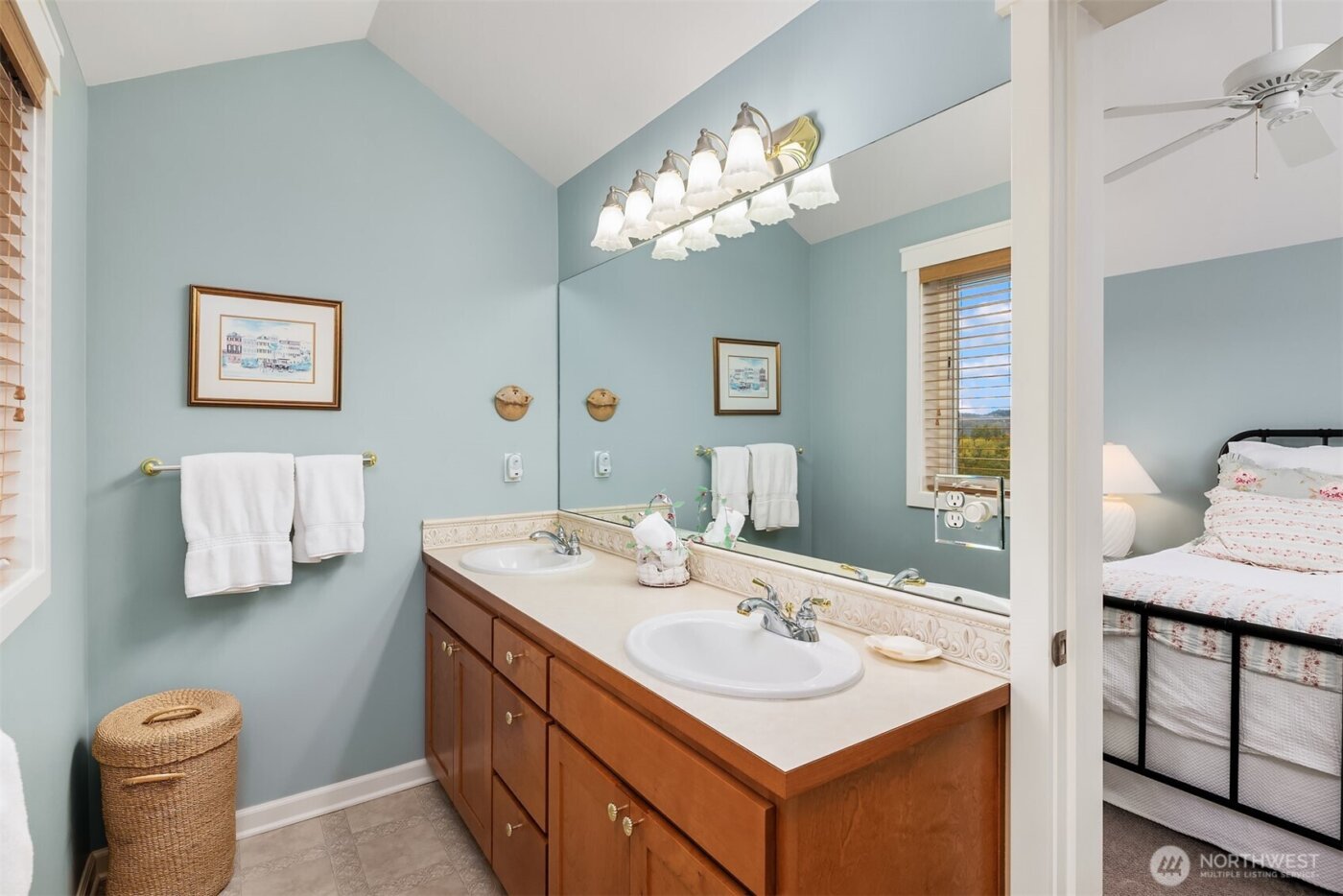 4411 NE 90th Street , Seattle, WA 98115