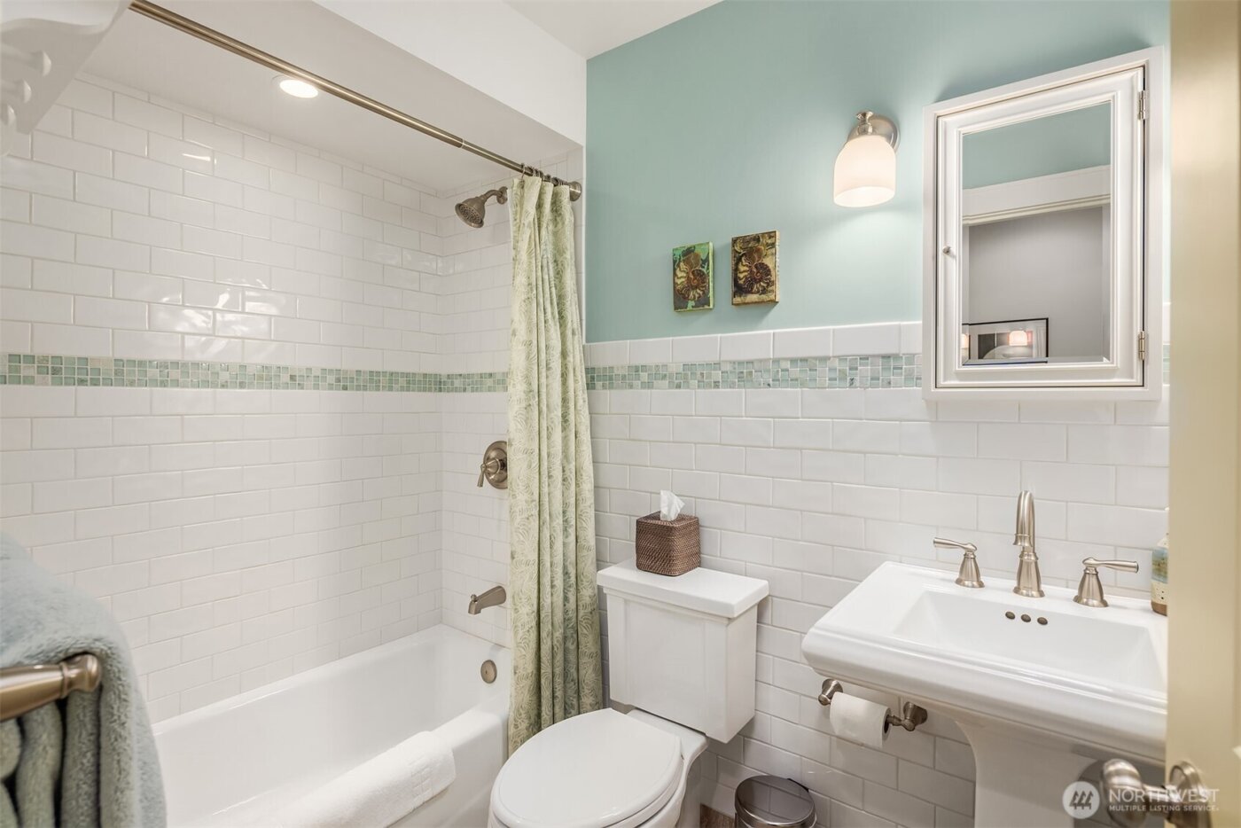 4411 NE 90th Street , Seattle, WA 98115