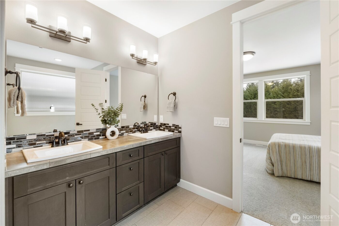 1328 213th Avenue East , Lake Tapps, WA 98391