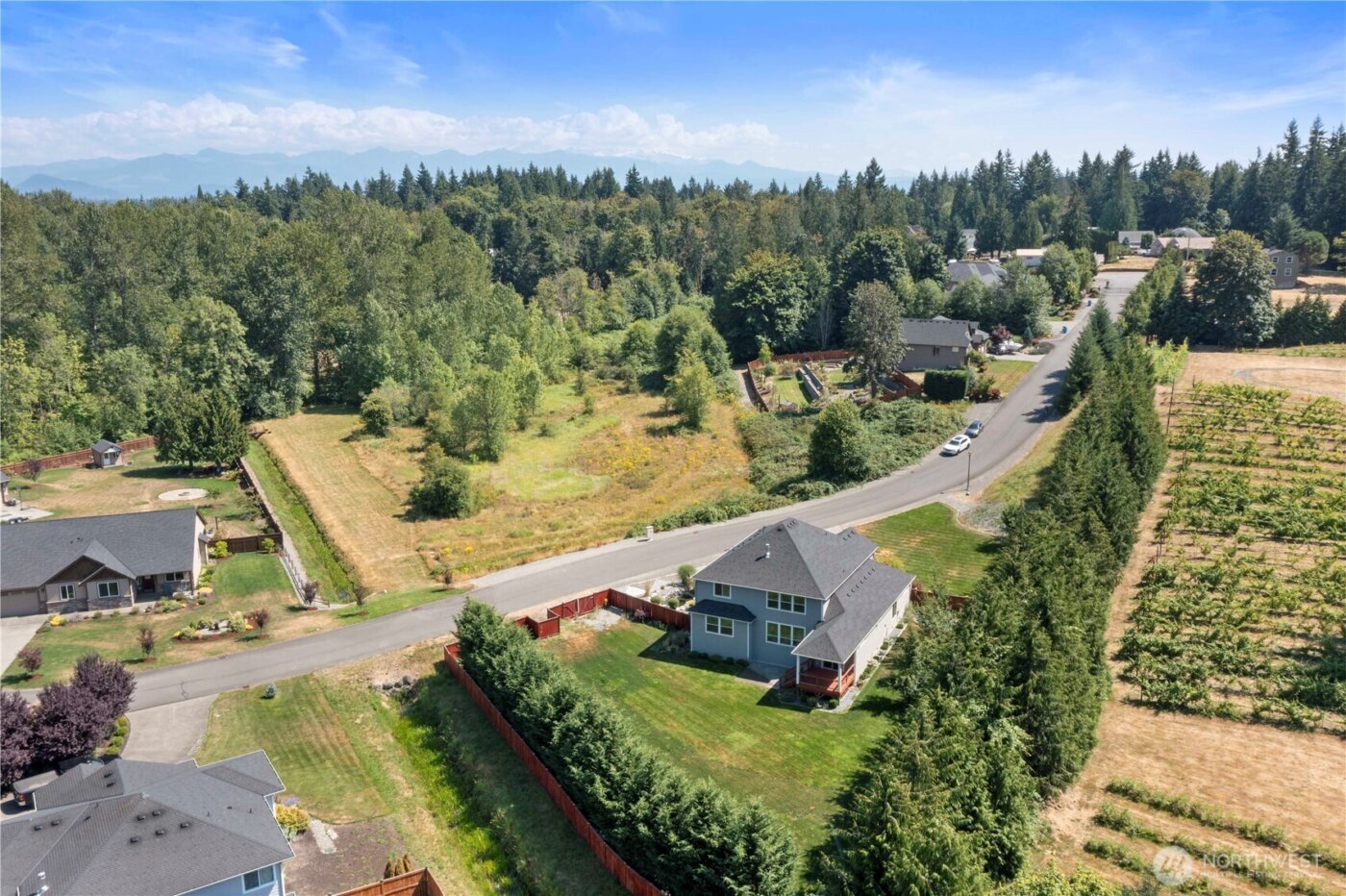 1328 213th Avenue East , Lake Tapps, WA 98391