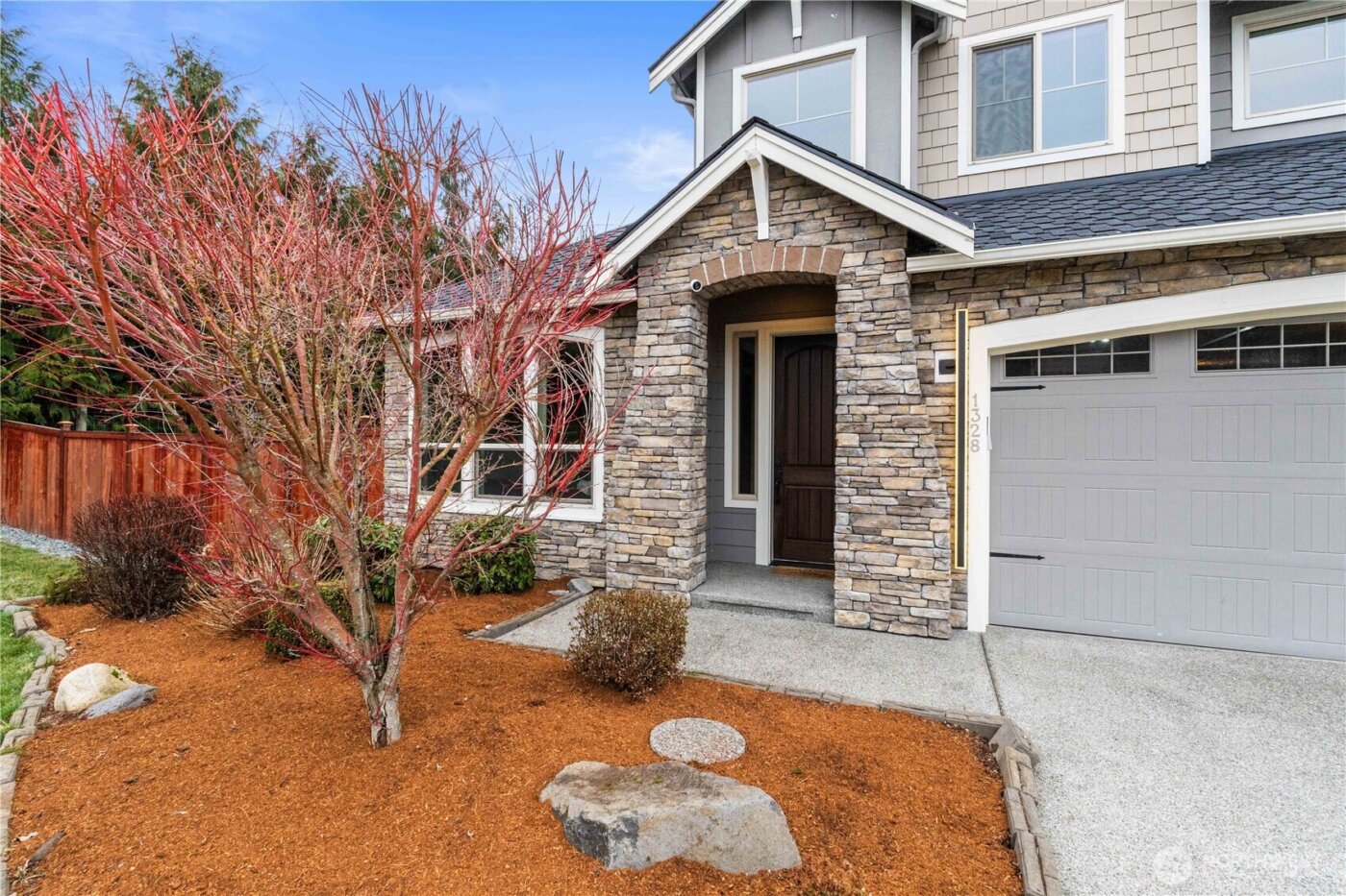 1328 213th Avenue East , Lake Tapps, WA 98391