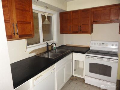 1820 S Sprague Avenue , Tacoma, WA 98405 - Photo 4