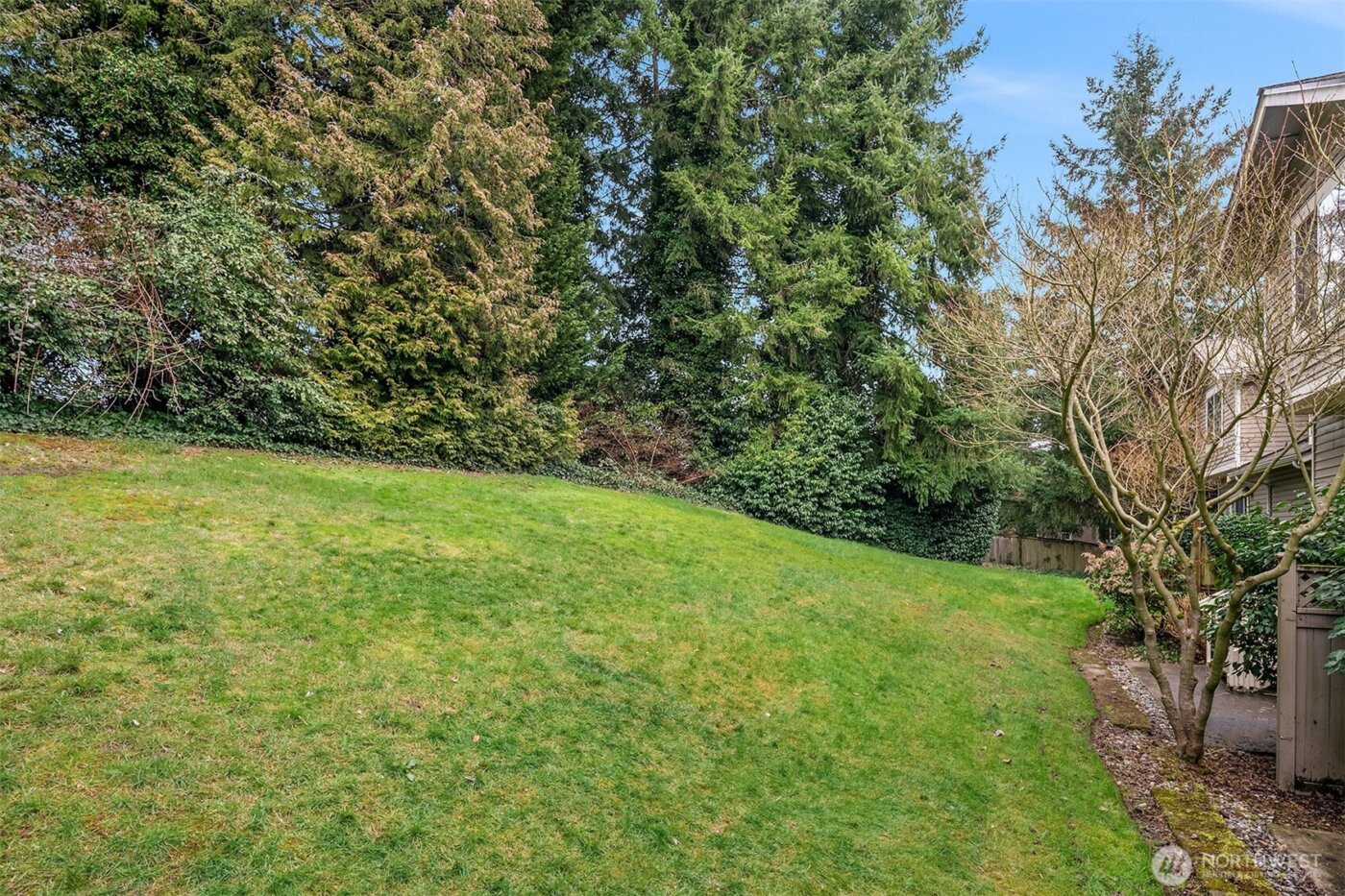 18646 NE 57th Way , Redmond, WA 98052