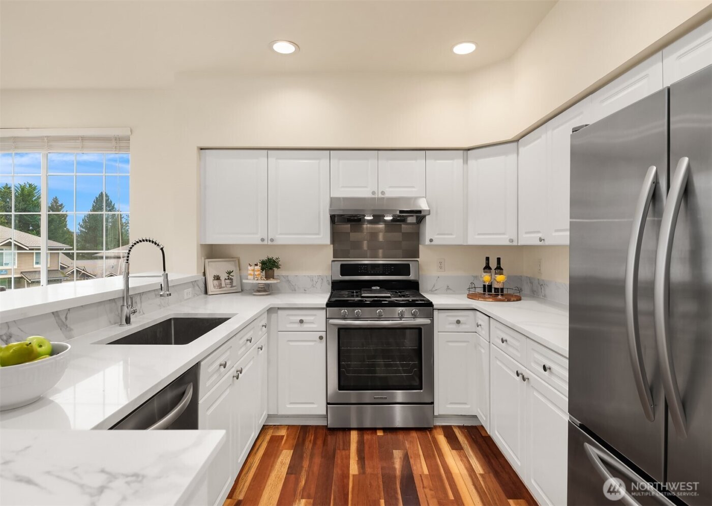 18646 NE 57th Way , Redmond, WA 98052